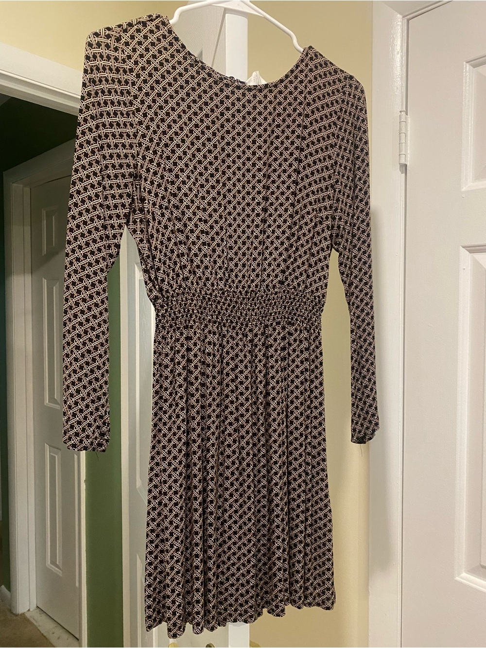 H&M Black and Cream Long-Sleeve Patterned Dress